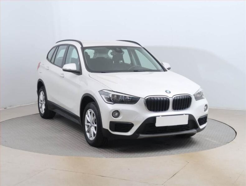 BMW X1 - hlavní foto