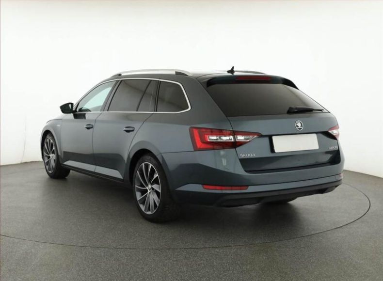 Škoda Superb - hlavní fotka