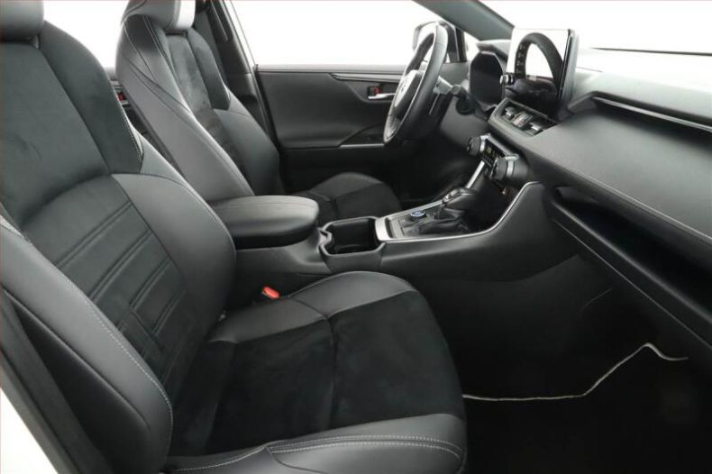 Toyota RAV 4 - hlavní fotka