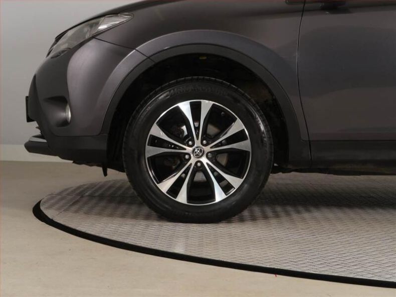 Toyota RAV 4 - hlavní fotka