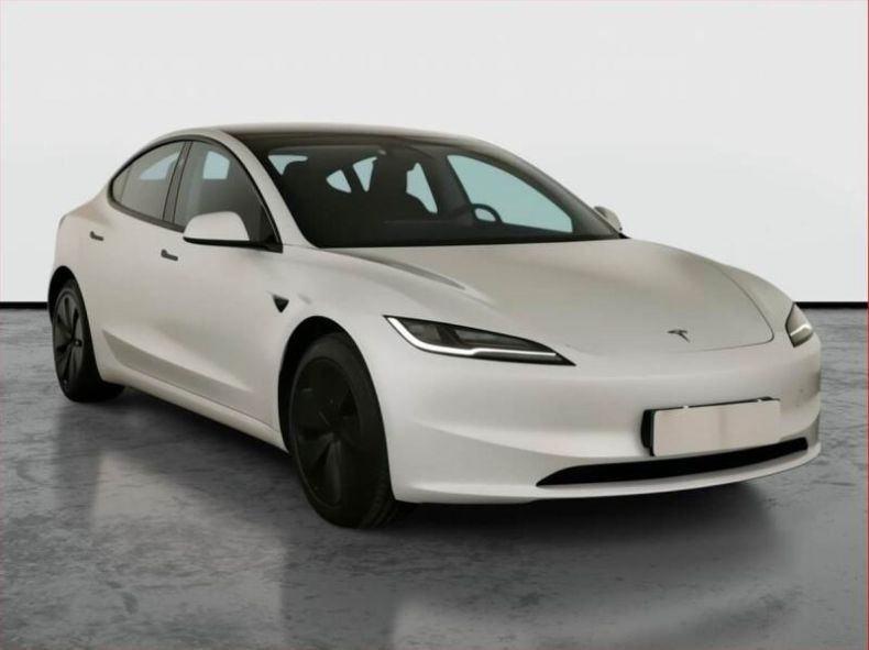 Tesla Model 3 - hlavní fotka