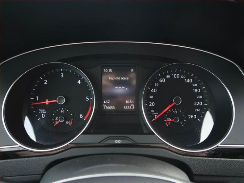 Volkswagen Passat - hlavní fotka