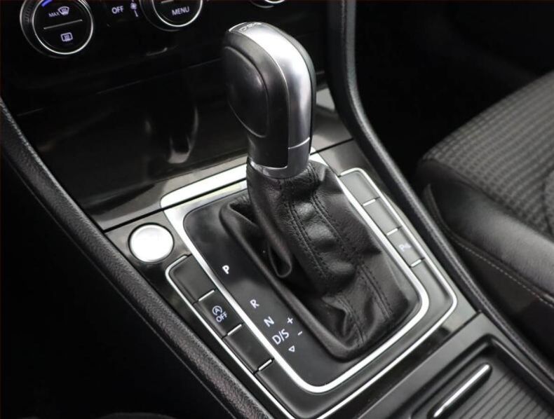 Volkswagen Golf - hlavní fotka