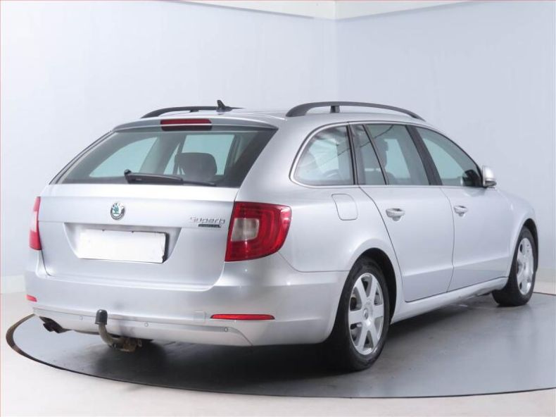 Škoda Superb - hlavní fotka