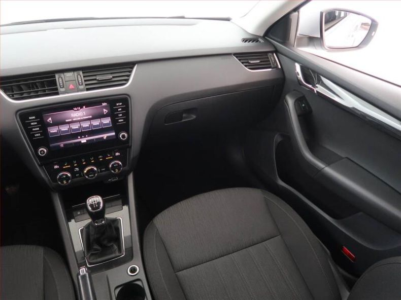 Škoda Octavia - hlavní fotka