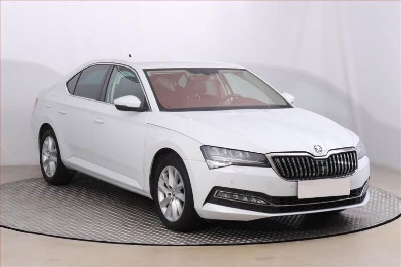 Škoda Superb - hlavní foto