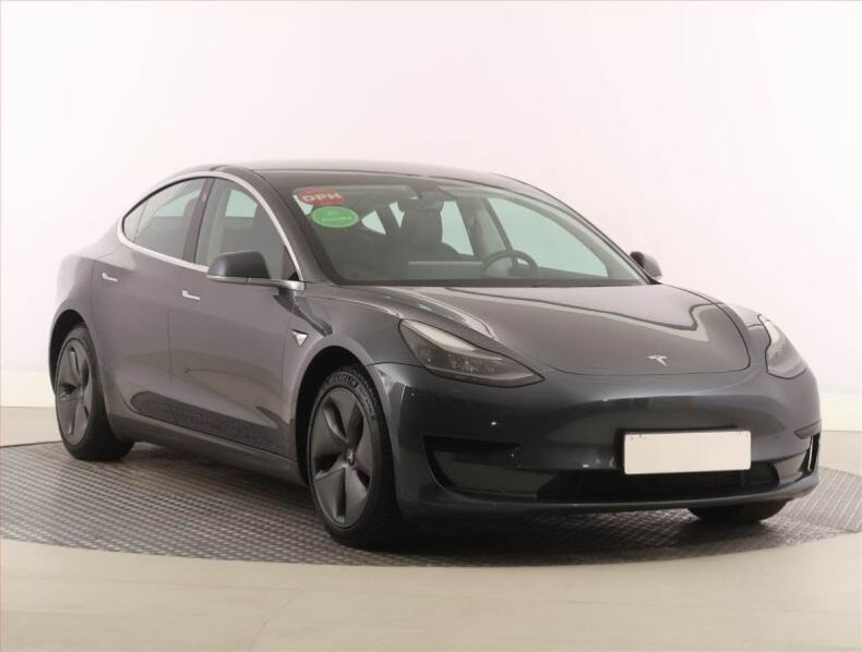 Tesla Model 3 - hlavní fotka inzerátu