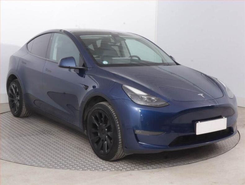 Tesla Model Y - hlavní fotka