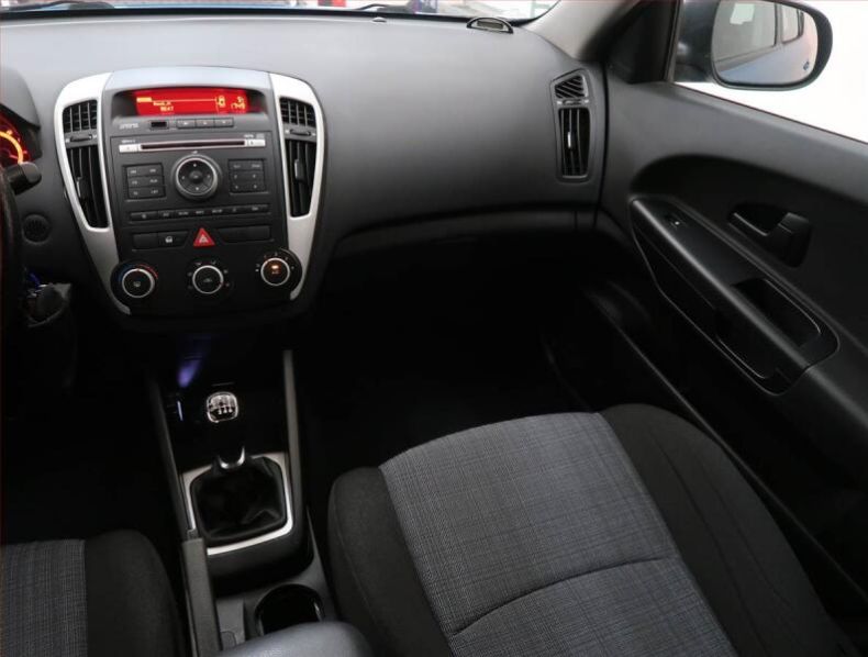 Kia Cee'd - hlavní fotka