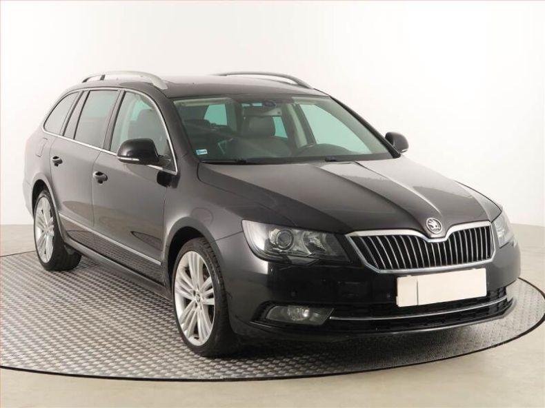 Škoda Superb - hlavní foto
