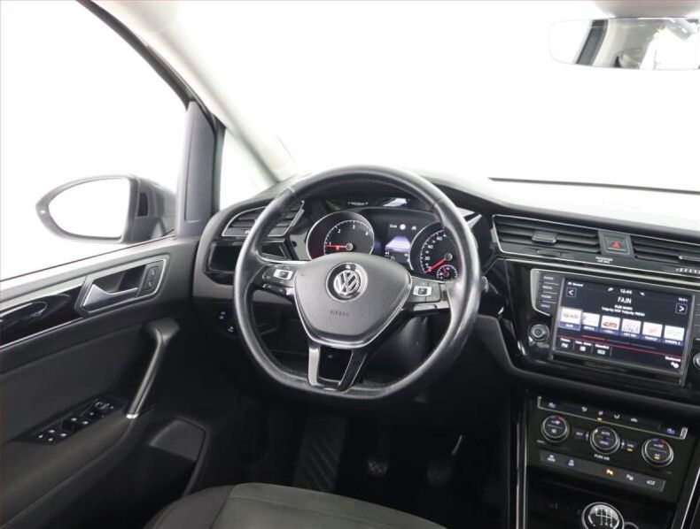 Volkswagen Touran - hlavní fotka