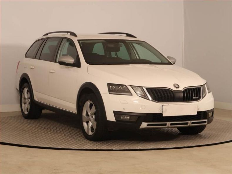 Škoda Octavia - hlavní fotka