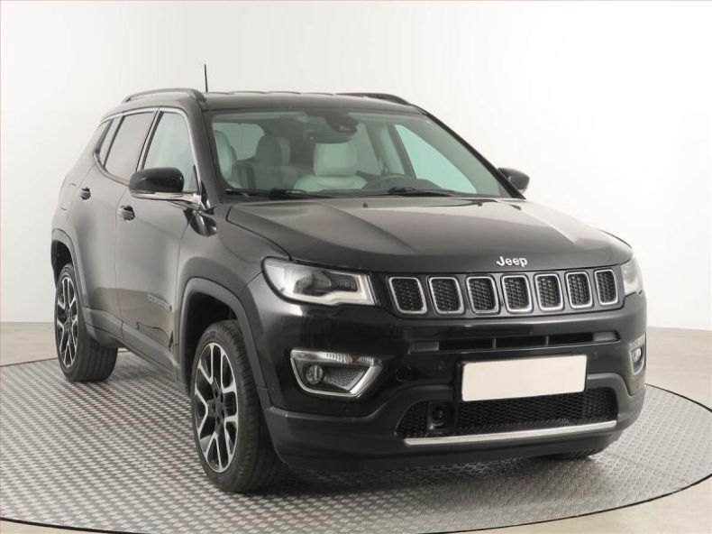 Jeep Compass - hlavní foto