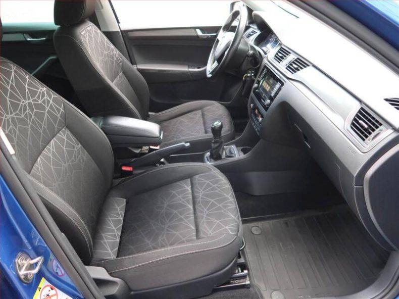 Škoda Rapid - hlavní fotka