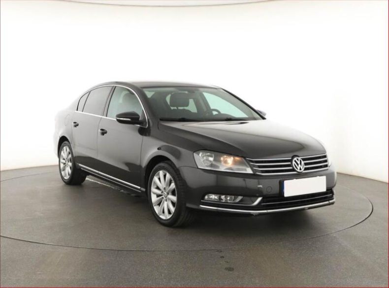 Volkswagen Passat - hlavní fotka inzerátu
