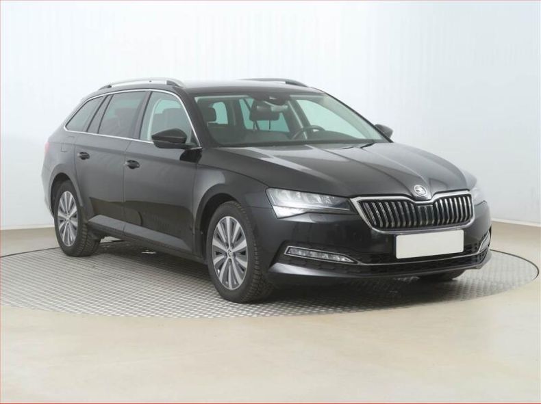 Škoda Superb - hlavní fotka