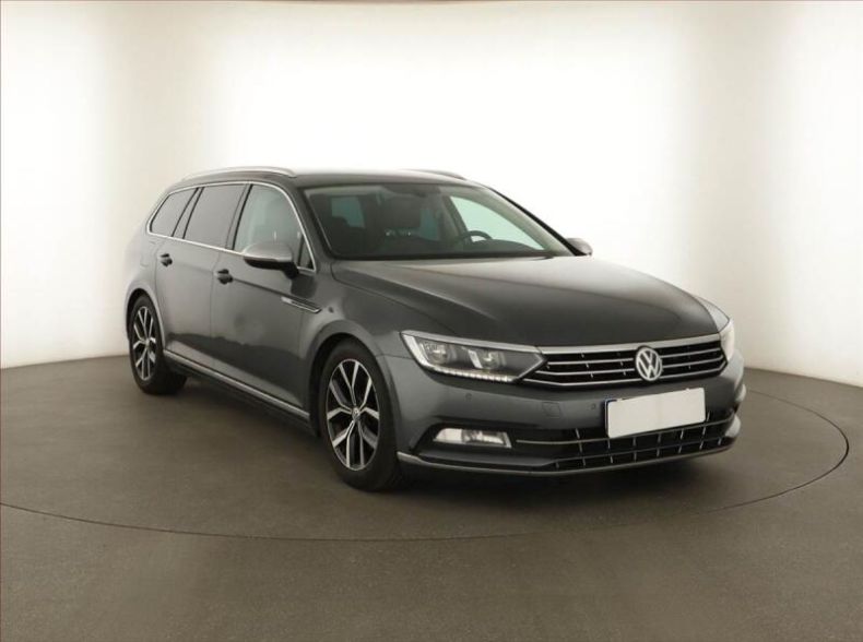 Volkswagen Passat - hlavní foto