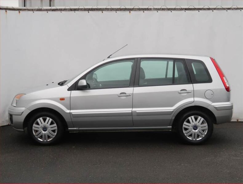 Ford Fusion - hlavní fotka