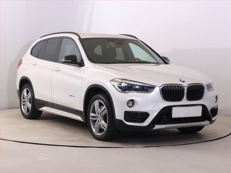 BMW X1 - hlavní foto
