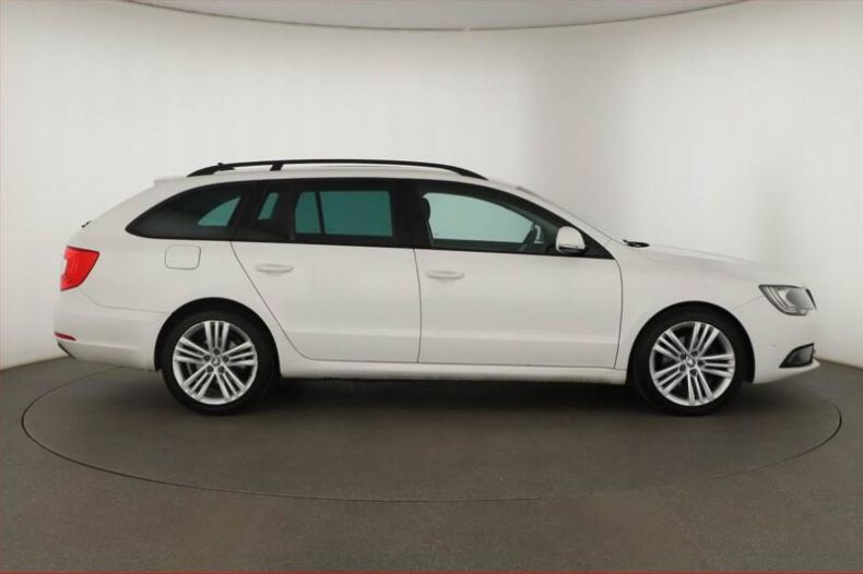 Škoda Superb - hlavní fotka