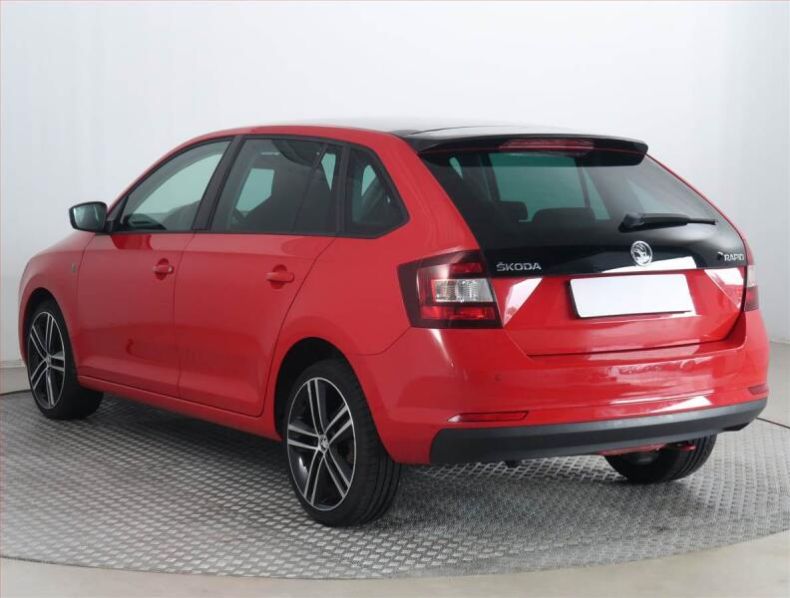 Škoda Rapid - hlavní fotka