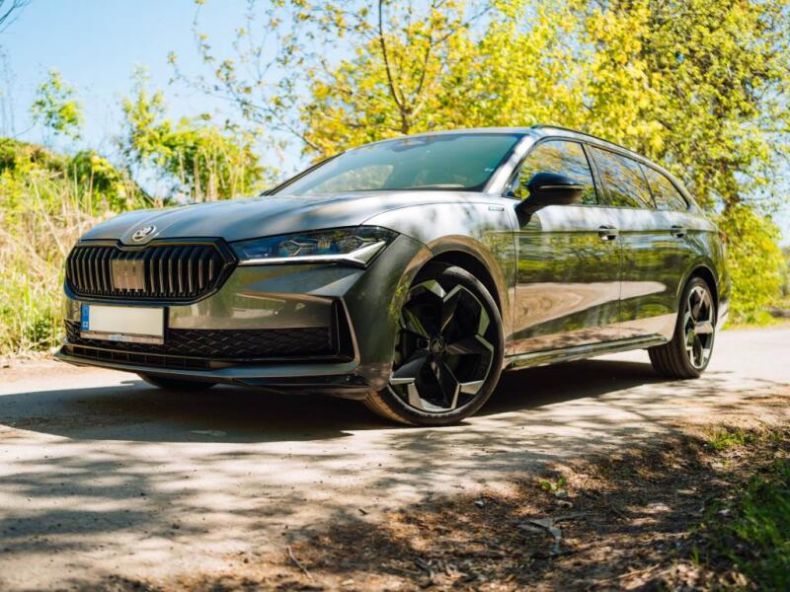 Škoda Superb - hlavní foto