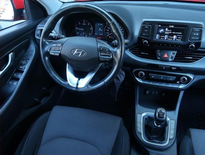 Hyundai i30 - hlavní fotka