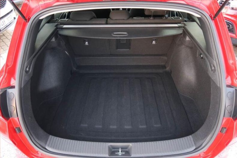 Hyundai i30 - hlavní fotka