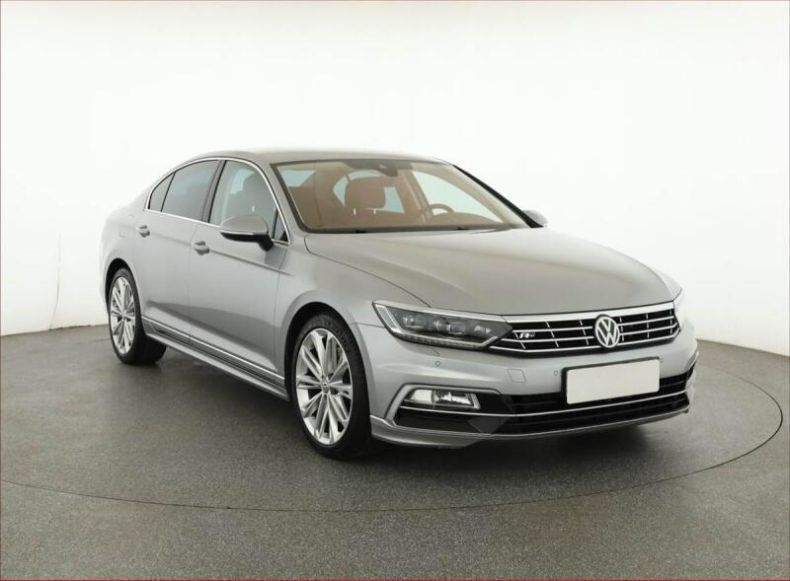 Volkswagen Passat - hlavní foto
