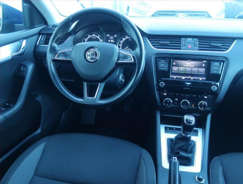 Škoda Octavia - hlavní fotka