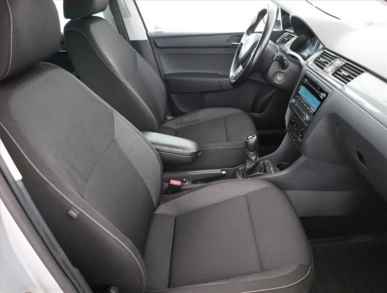 Škoda Rapid - hlavní fotka