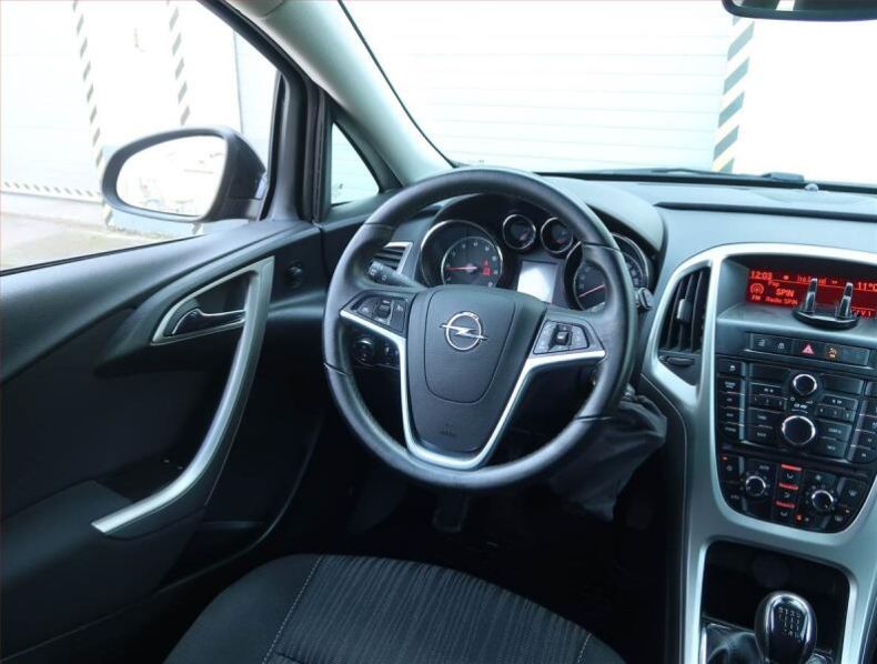 Opel Astra - hlavní fotka