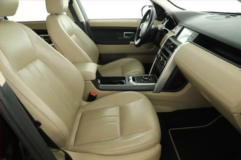 Land Rover Discovery - hlavní fotka