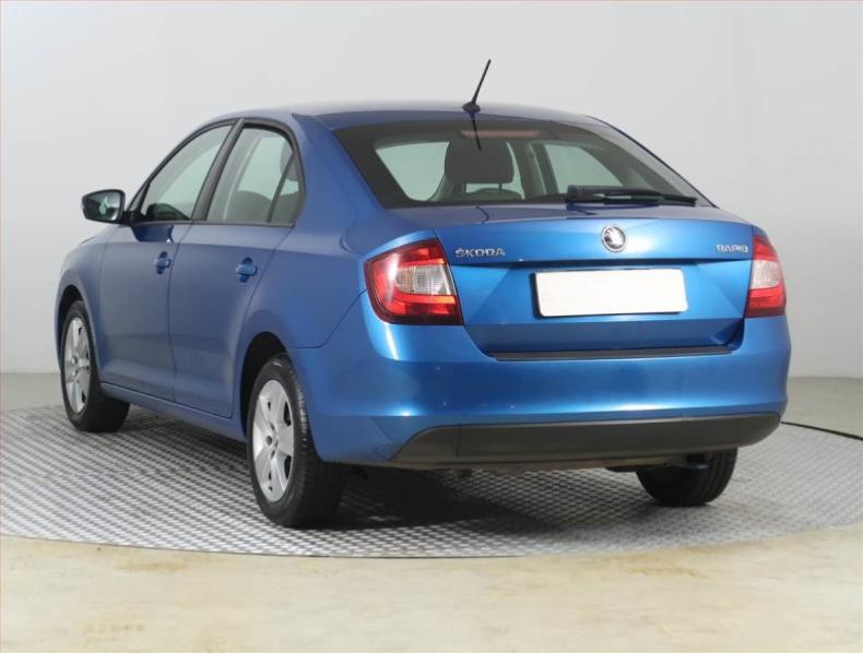 Škoda Rapid - hlavní fotka