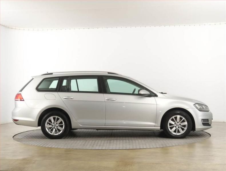 Volkswagen Golf - hlavní fotka