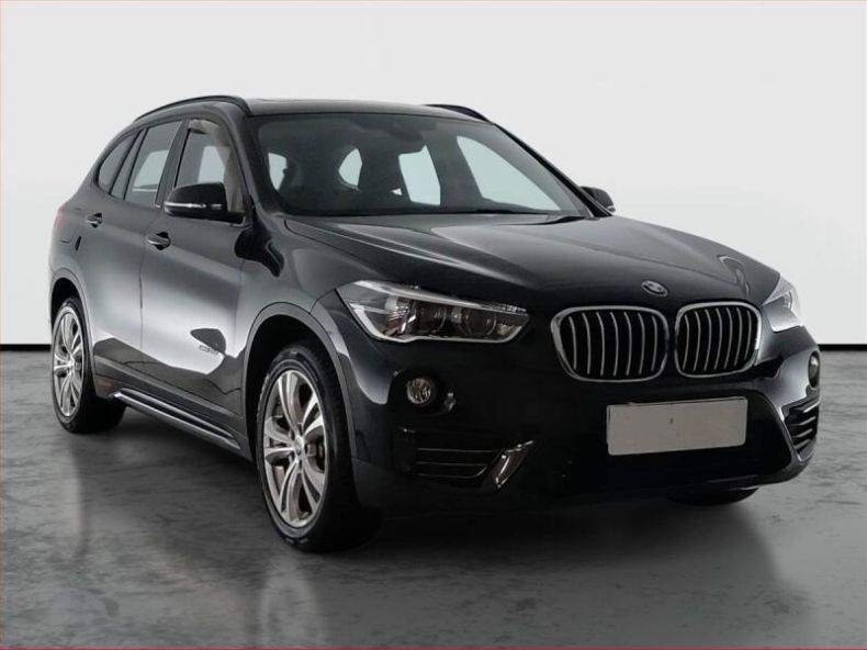 BMW X1 - hlavní foto