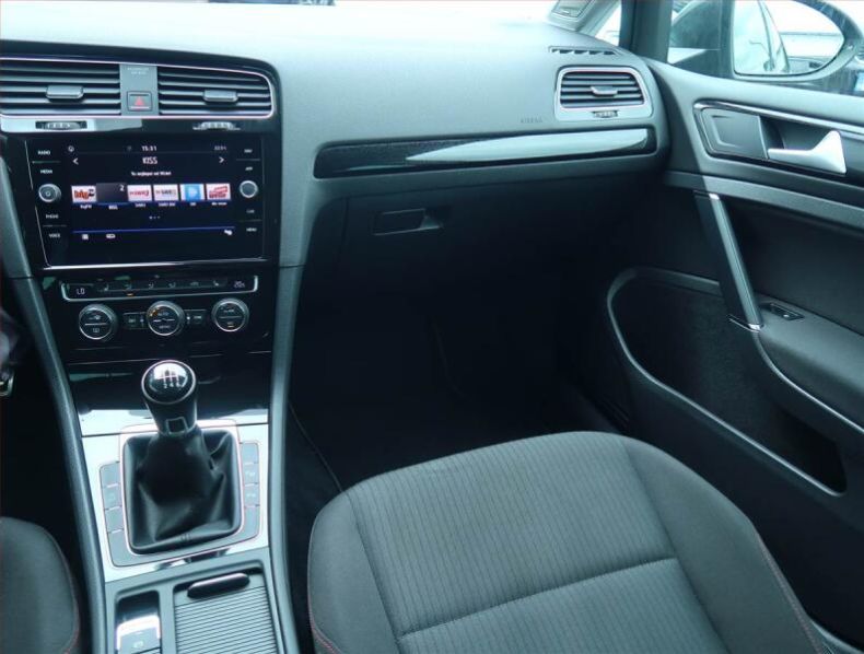 Volkswagen Golf - hlavní fotka