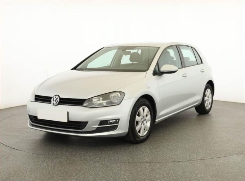Volkswagen Golf - hlavní fotka