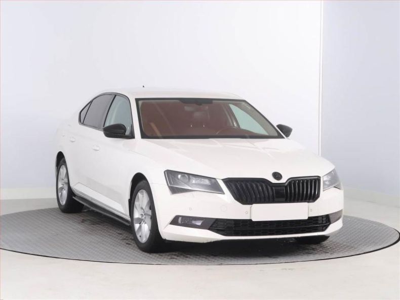 Škoda Superb - hlavní fotka