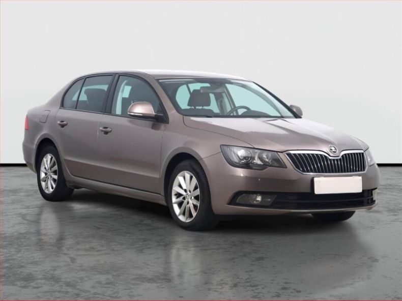 Škoda Superb - hlavní foto