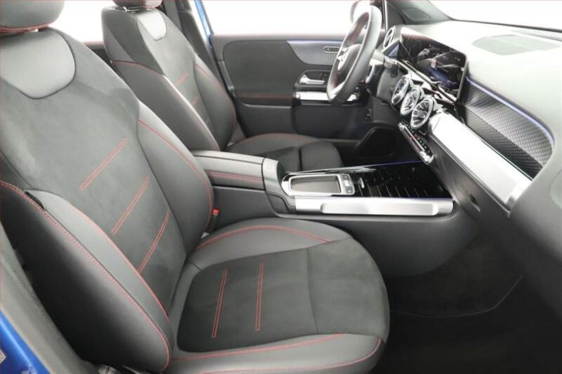 Mercedes GLB - hlavní fotka