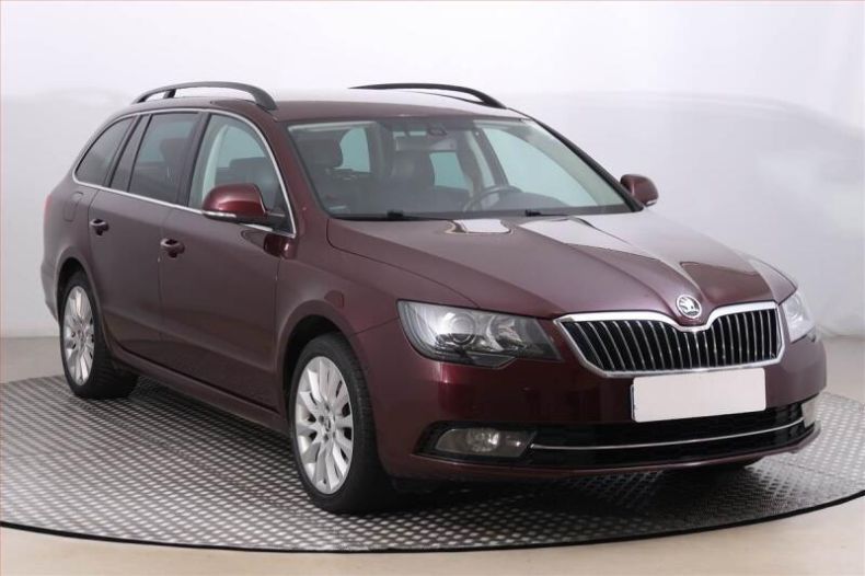 Škoda Superb - hlavní foto