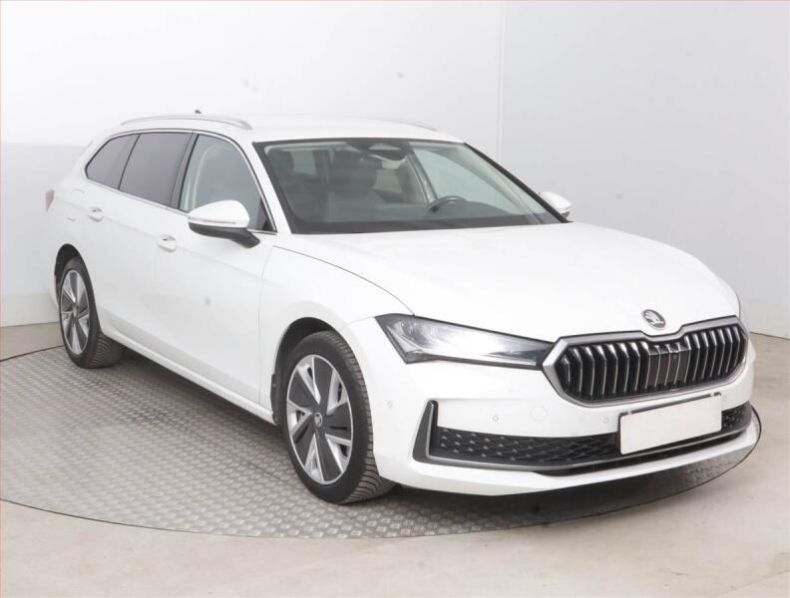 Škoda Superb - hlavní foto