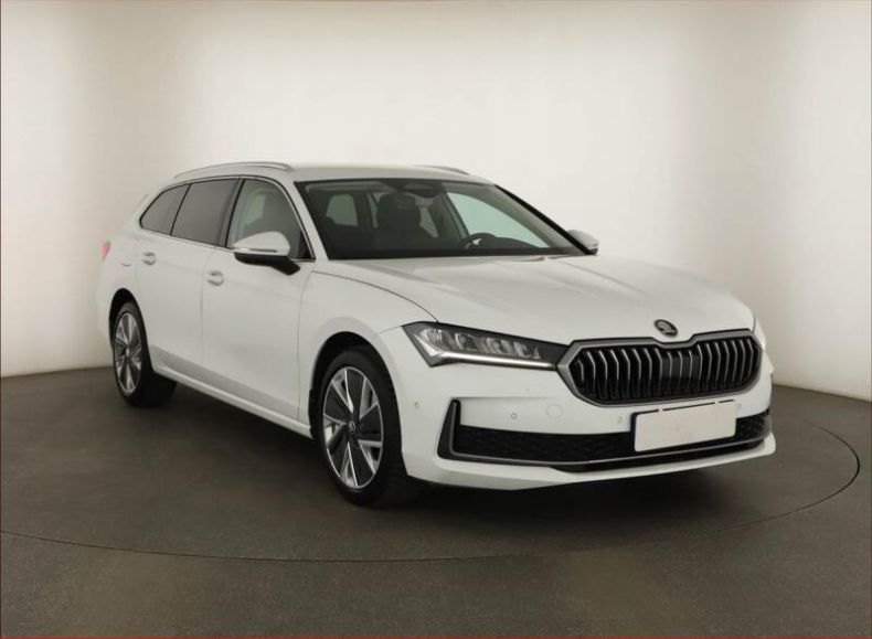 Škoda Superb - hlavní foto