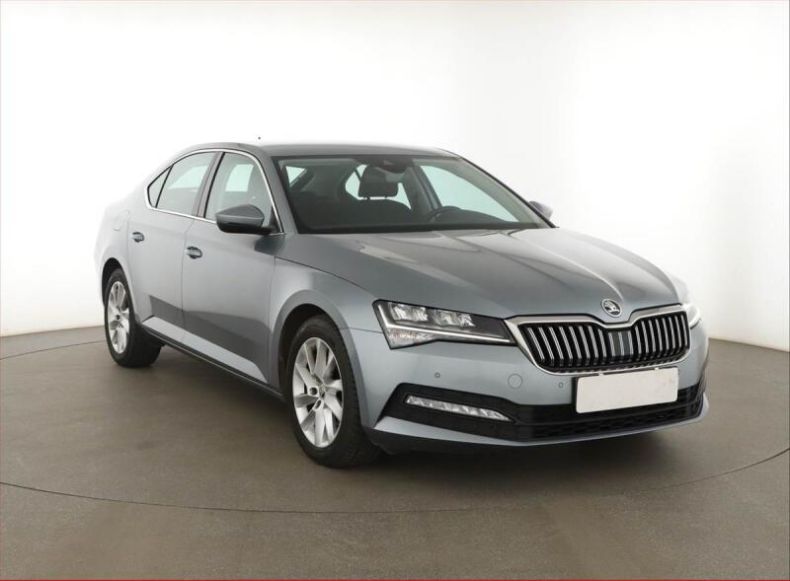Škoda Superb - hlavní foto