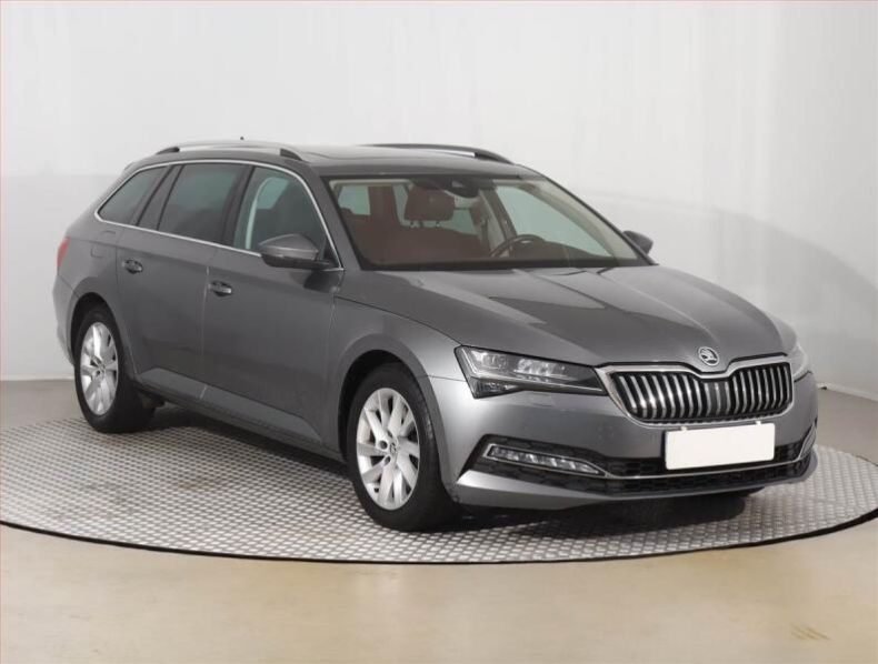 Škoda Superb - hlavní foto