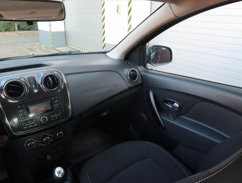 Dacia Logan - hlavní fotka