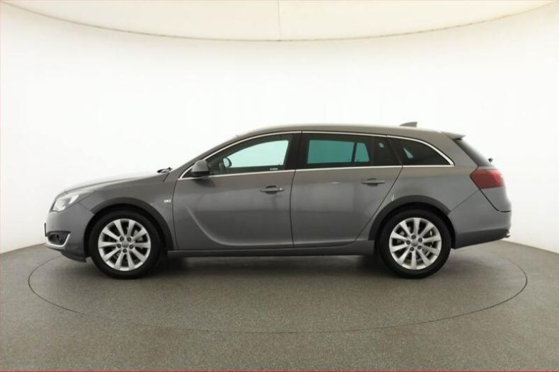 Opel Insignia - hlavní fotka