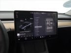 Tesla Model Y - fotka číslo 23