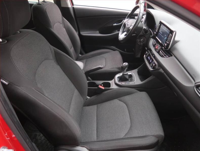 Hyundai i30 - hlavní fotka